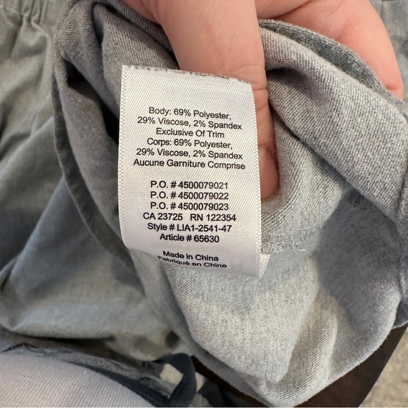 Aritzia Babaton Malik Blouse Top Grey Off The Shoulder Size Small Women’s - Picture 12 of 14